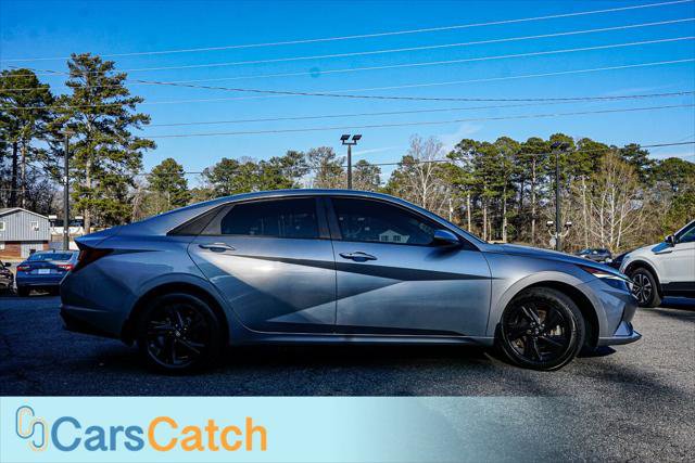 Used 2022 Hyundai Elantra SEL image 2
