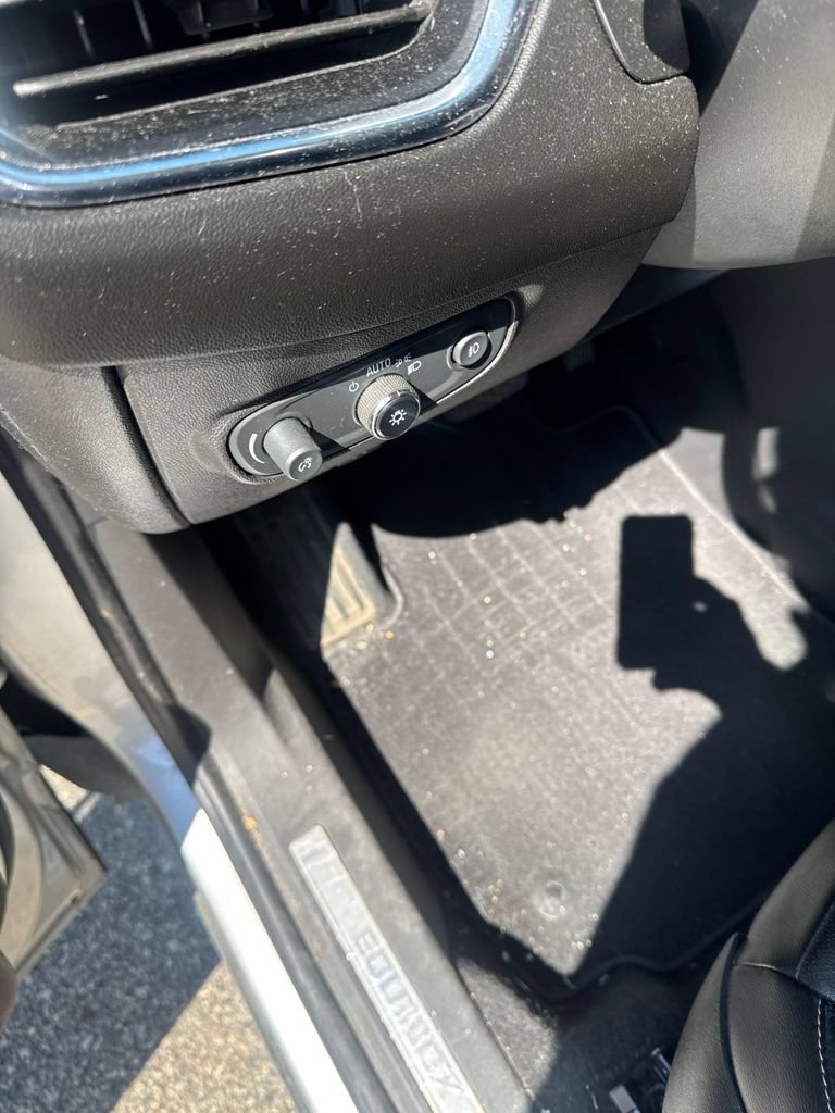 Used 2021 Chevrolet Equinox Premier AWD/4WD image 18