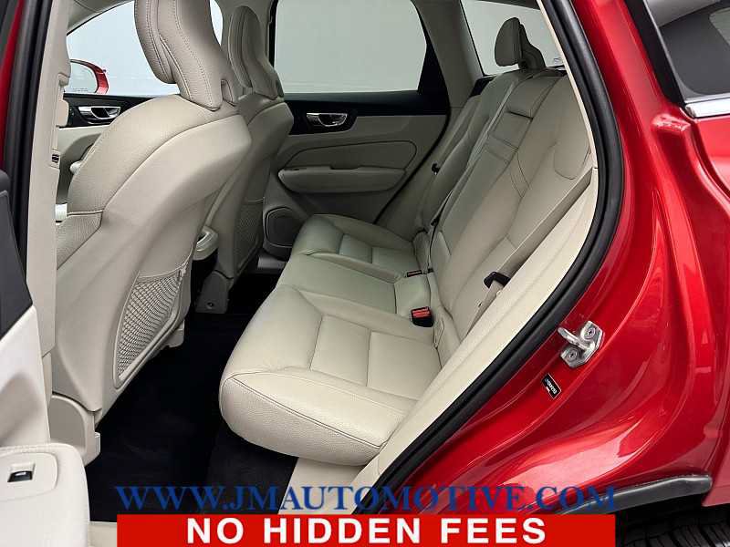 Used 2019 Volvo XC60 T5 Momentum w/ Multimedia Package AWD/4WD image 15