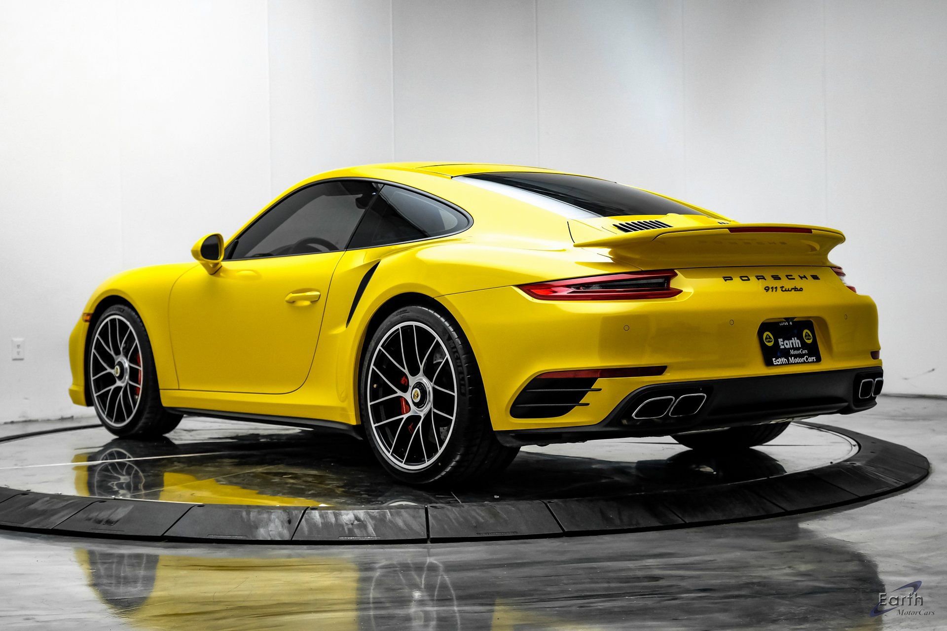 Used 2018 Porsche 911 Turbo S image 10