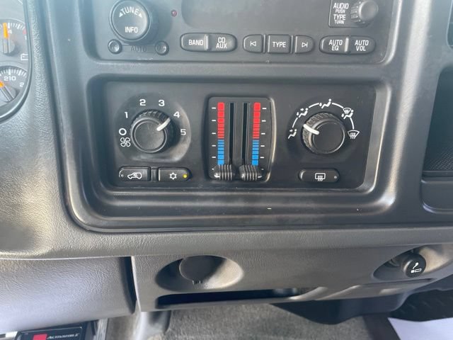 Used 2007 Chevrolet Silverado 2500 LT w/ Heavy-Duty Power Package AWD/4WD image 17