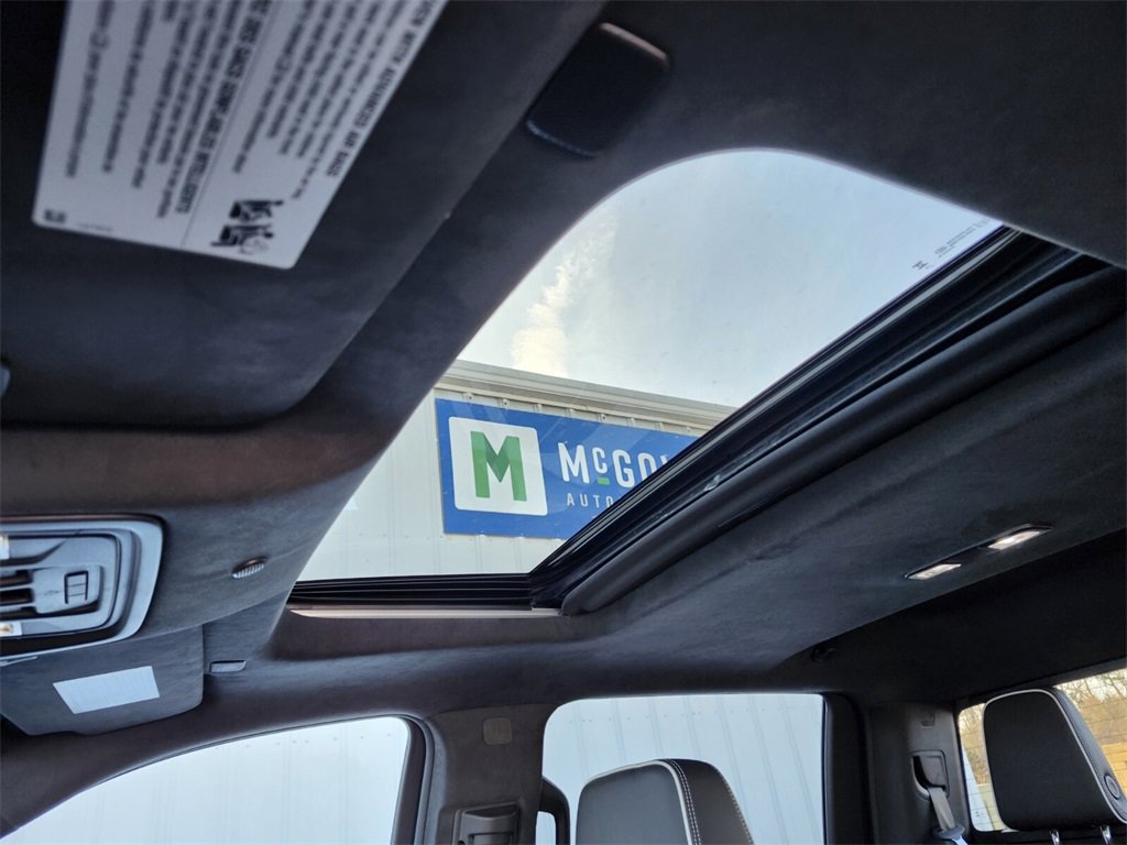 Used 2024 GMC Sierra 2500 AT4X image 18