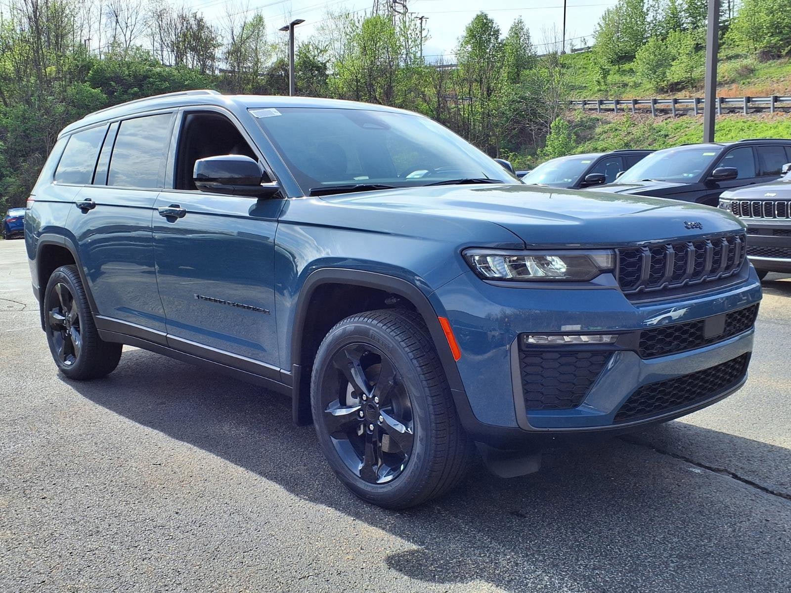 New 2026 Jeep Grand Cherokee L Limited AWD/4WD image 4