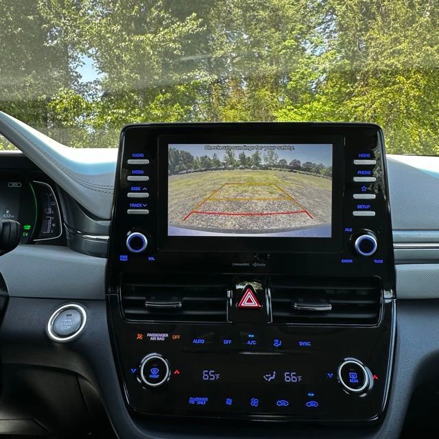 Used 2020 Hyundai Ioniq SEL FWD image 29