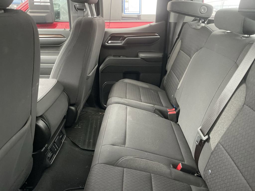 Used 2023 Chevrolet Silverado 1500 LT image 2