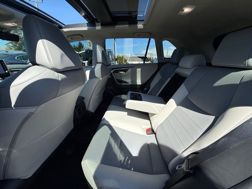 Used 2022 Toyota RAV4 Limited image 14