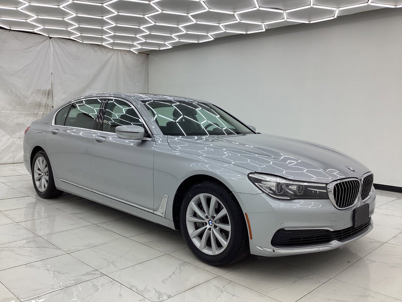 Used 2019 BMW 740i xDrive image 7