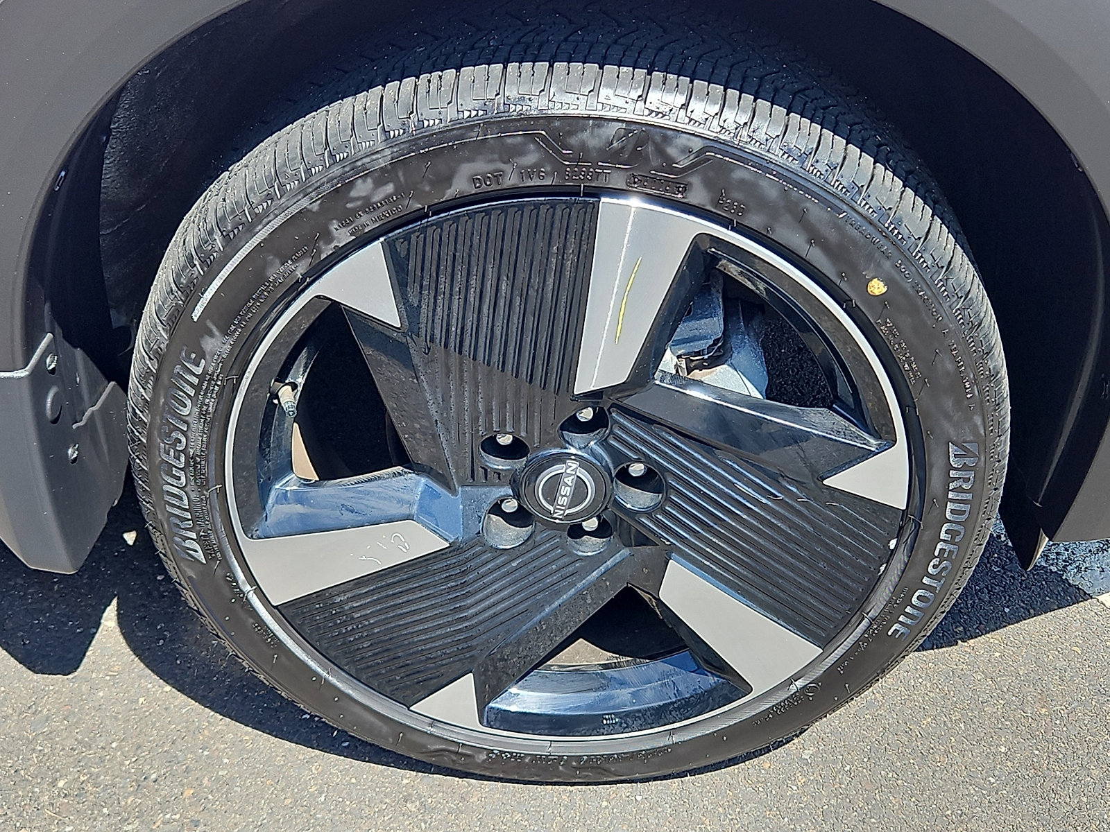 Certified 2025 Nissan Kicks SR image 8