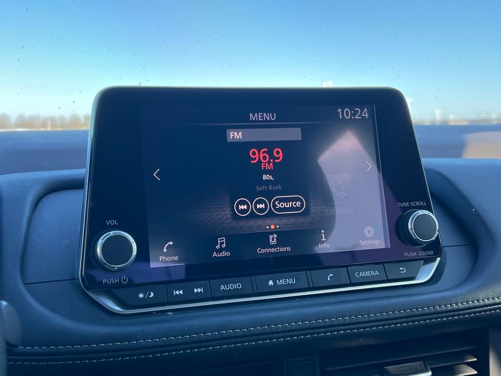 Used 2023 Nissan Rogue S image 23