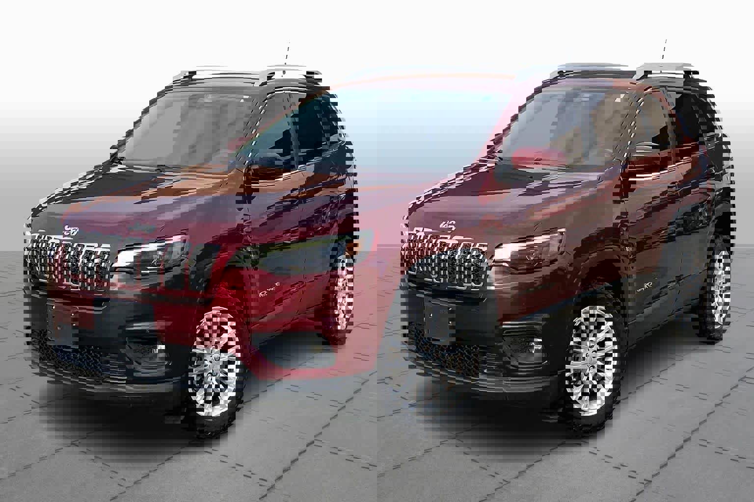 Used 2019 Jeep Cherokee Latitude w/ Popular Appearance Group image 1