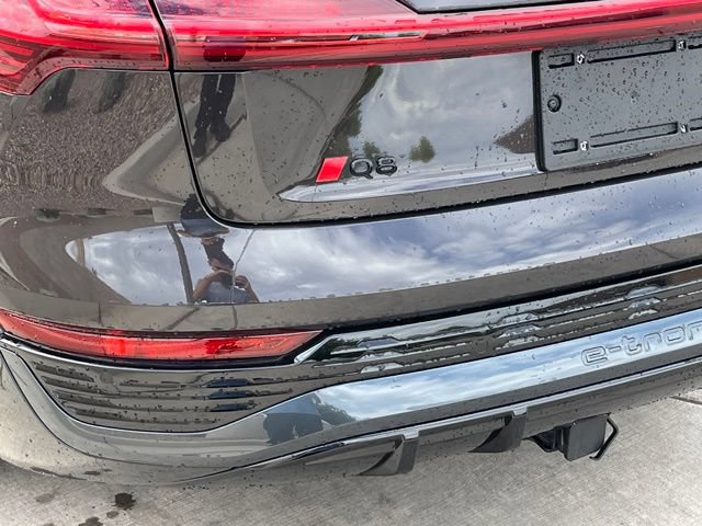 Used 2024 Audi Q8 e-tron Premium Plus w/ Premium Plus Package AWD/4WD image 6
