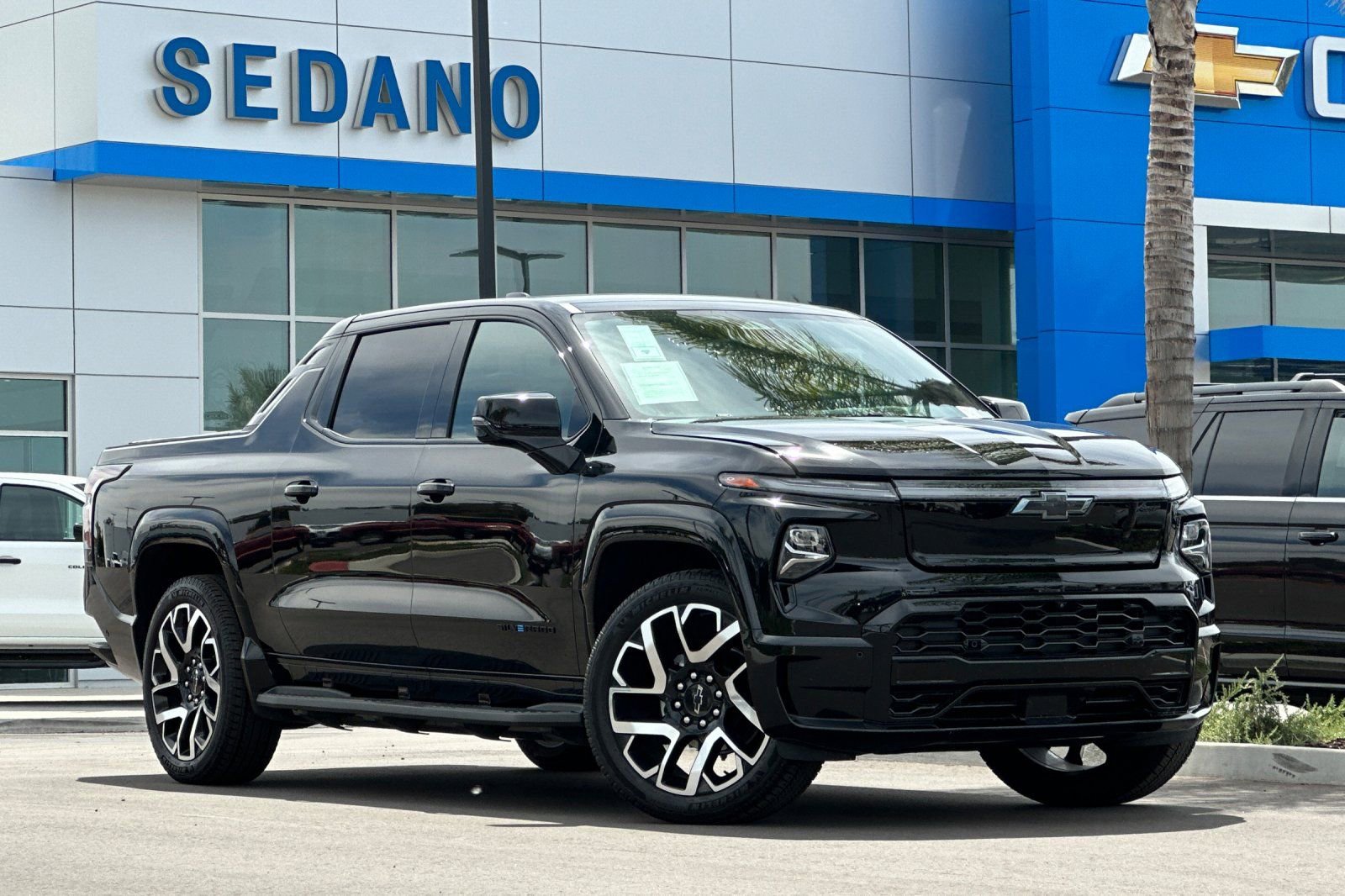 New 2024 Chevrolet Silverado EV RST image 2