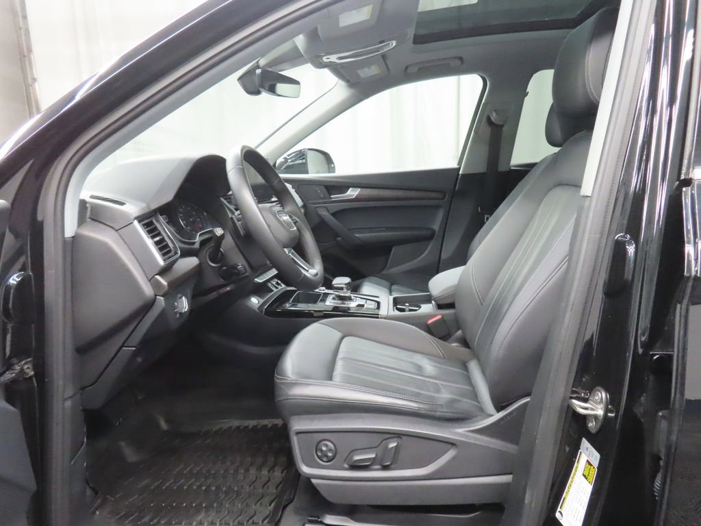 Used 2023 Audi Q5 2.0T Premium w/ Convenience Package AWD/4WD image 12