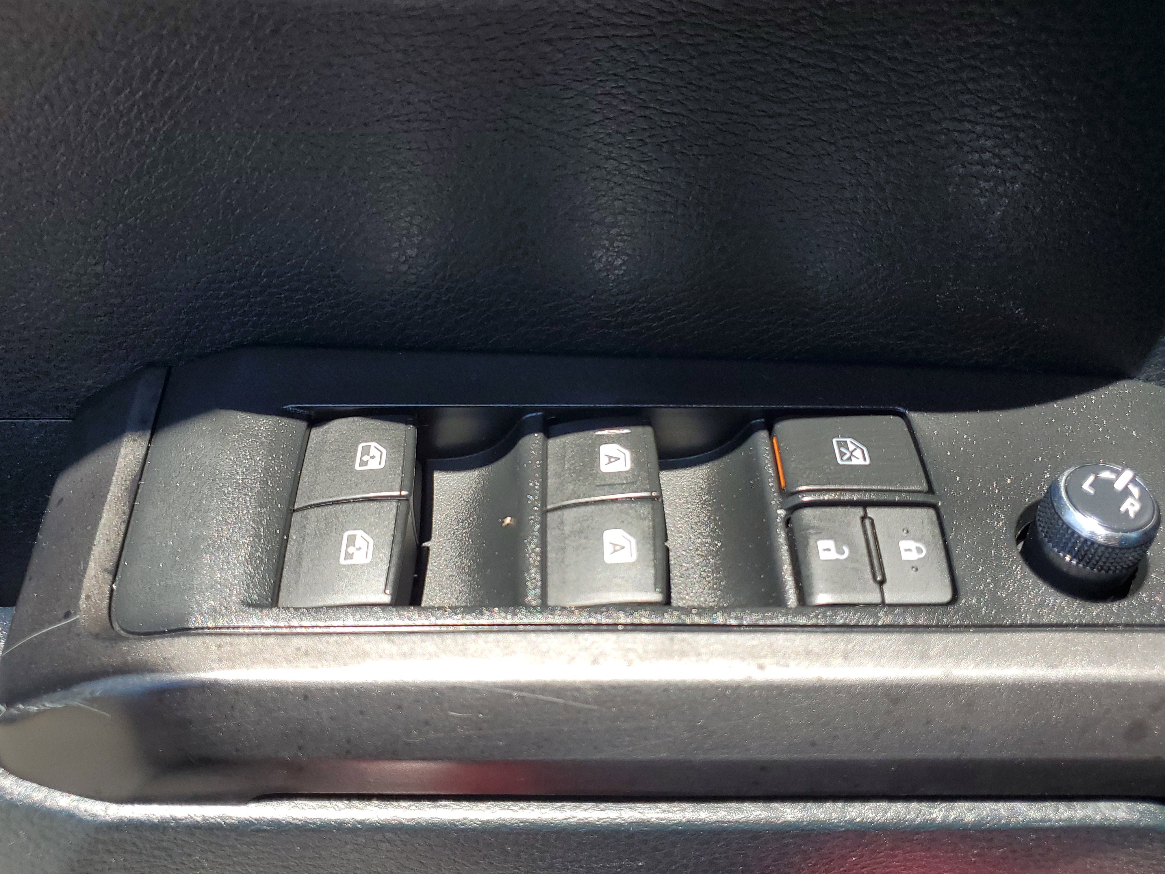 Used 2017 Toyota Tacoma TRD Sport w/ Premium & Technology Package image 16