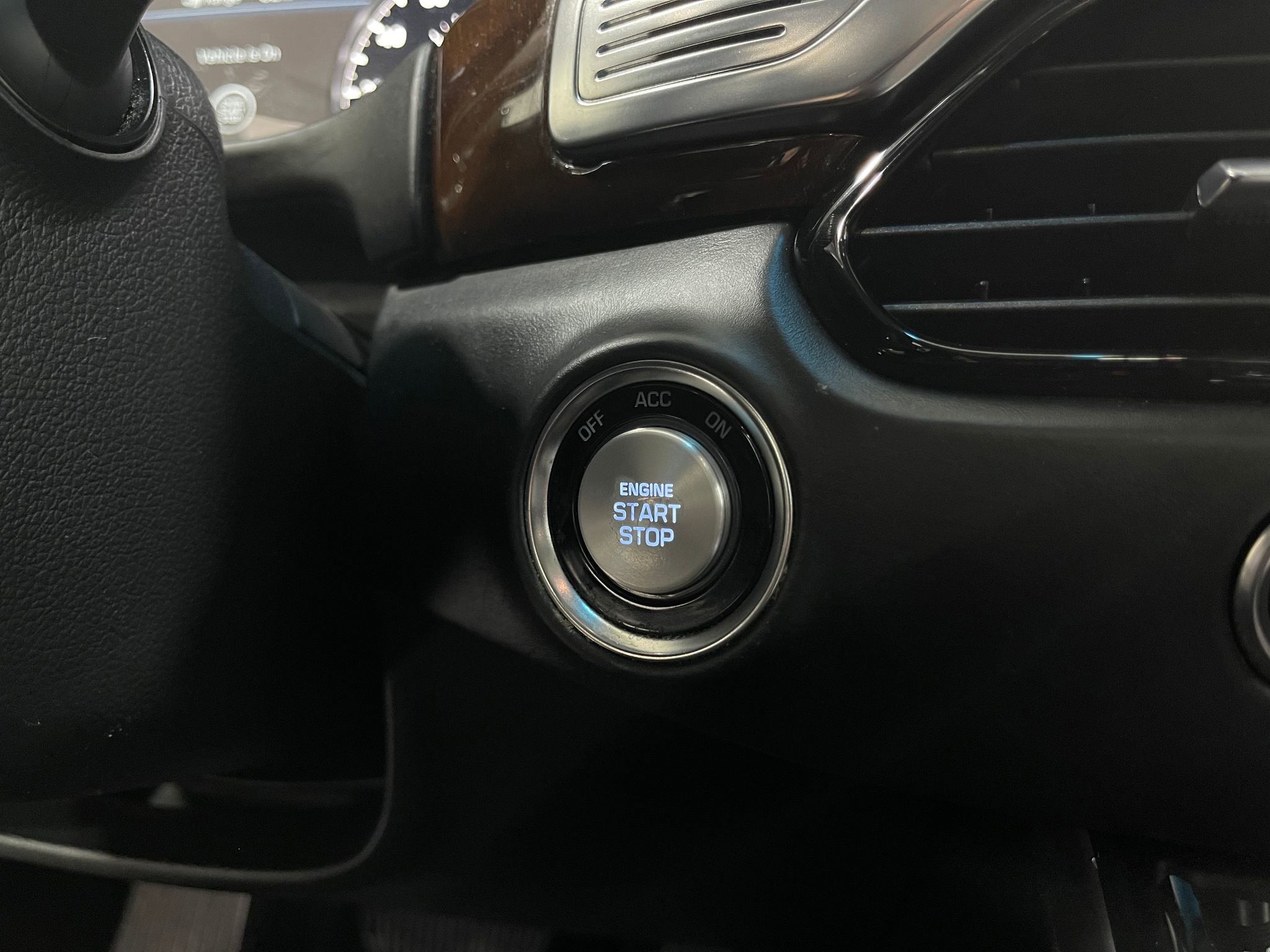 Used 2018 Genesis G90 3.3T Premium AWD/4WD image 21