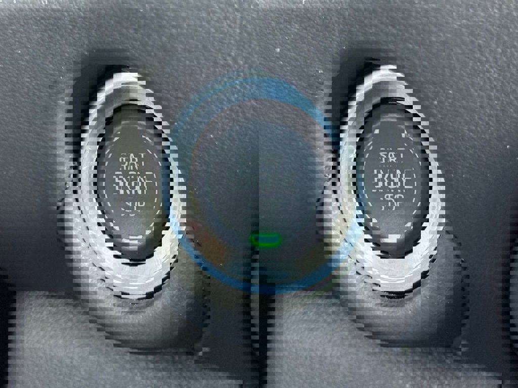 Used 2025 Chevrolet Suburban Premier image 24