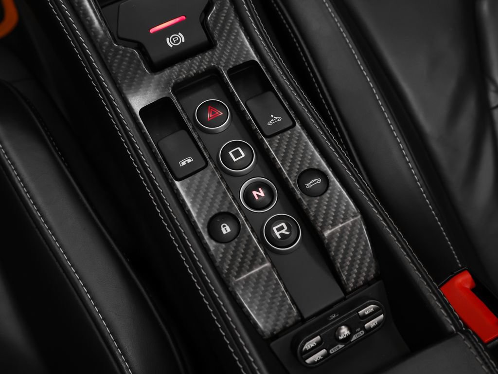 Used 2016 McLaren 675LT Spider RWD image 61