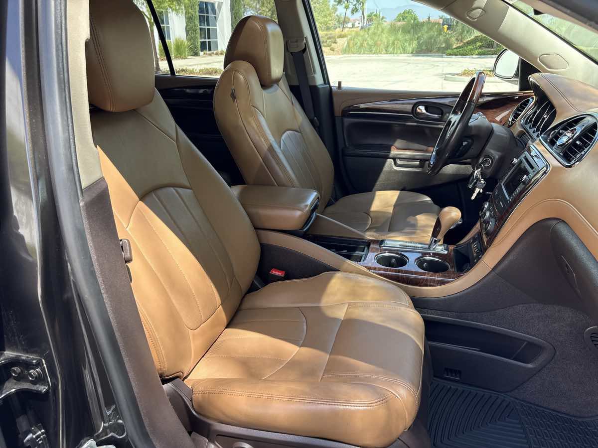 Used 2013 Buick Enclave Premium FWD image 19