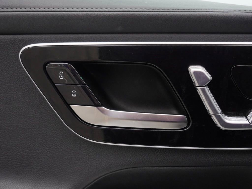 Used 2024 Mercedes-Benz GLC 300 image 8