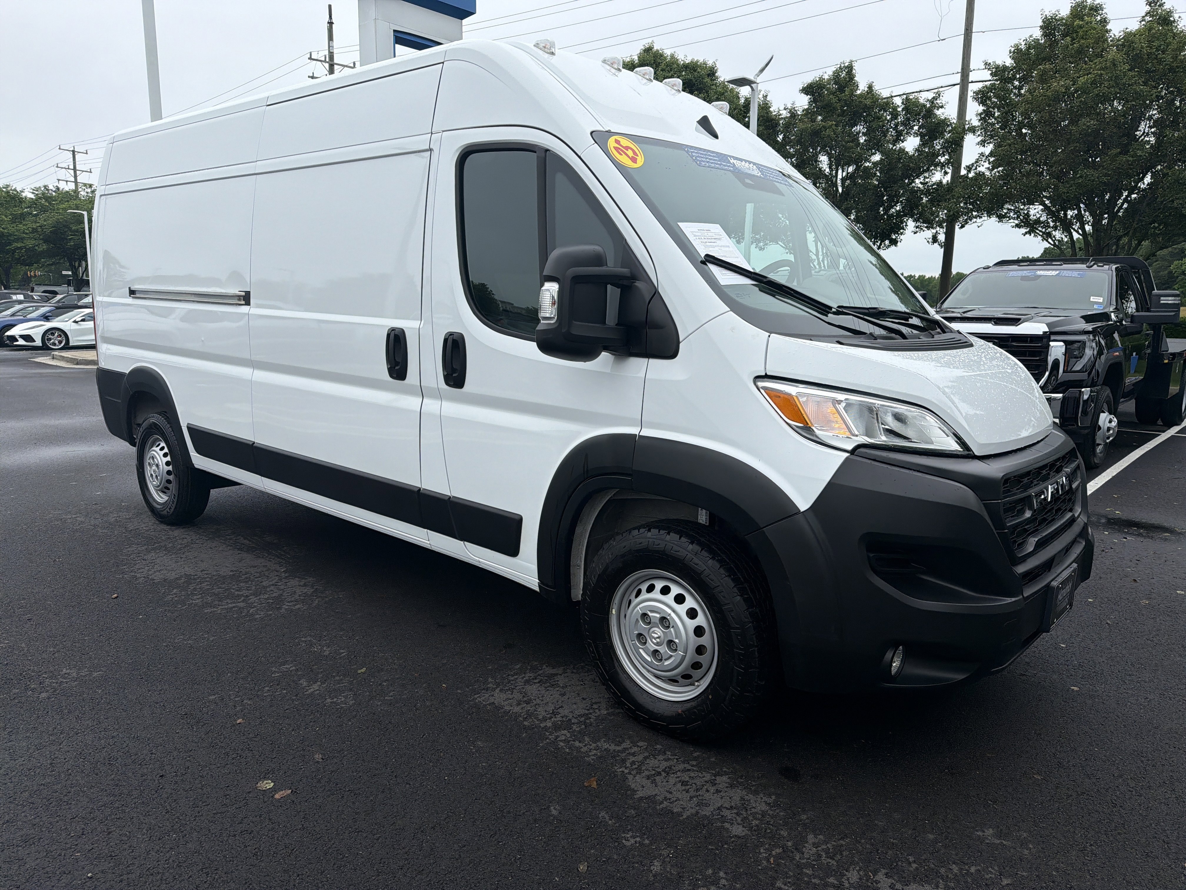 Used 2025 RAM ProMaster 2500 w/ Convenience Group FWD image 2