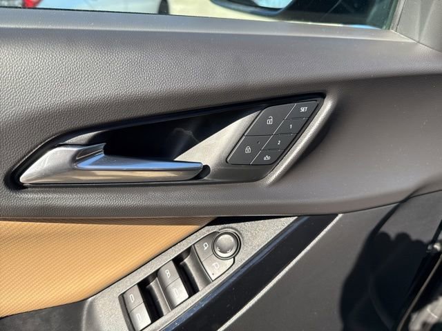 Used 2025 Chevrolet Equinox ACTIV w/ Safety and Technology Package image 19