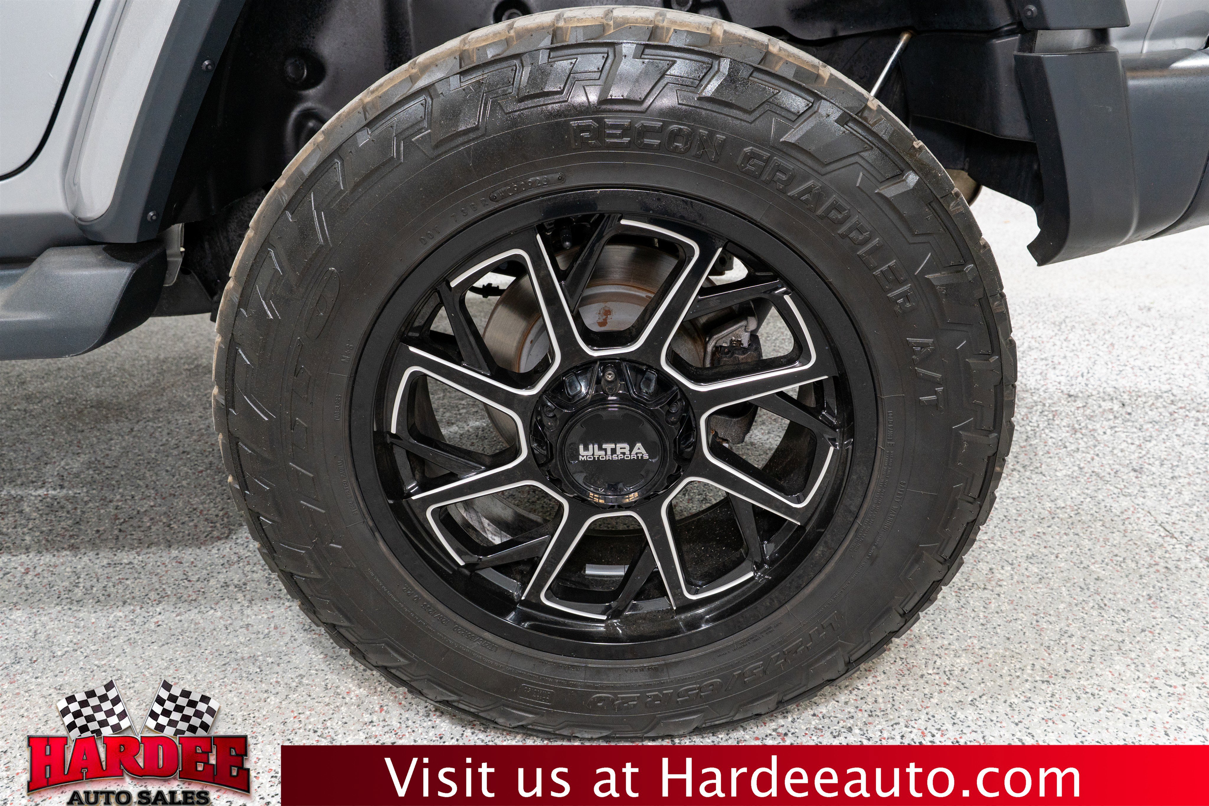 Used 2019 Jeep Wrangler Unlimited Sahara w/ LED Lighting Group image 10