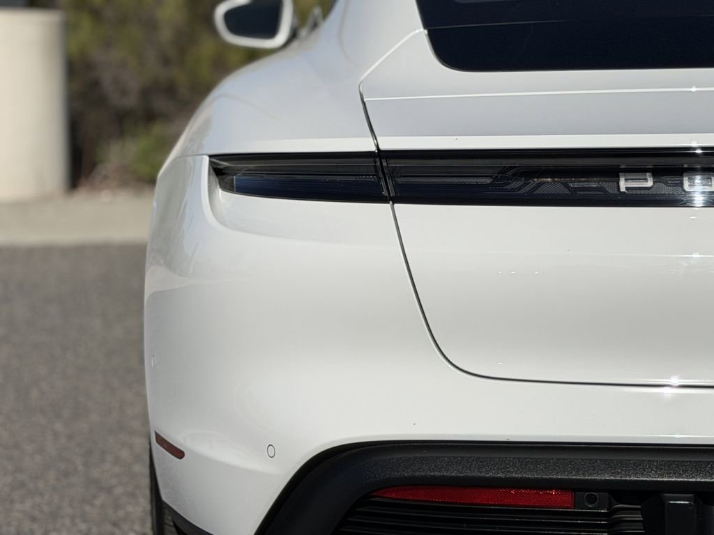 Used 2020 Porsche Taycan Turbo image 11