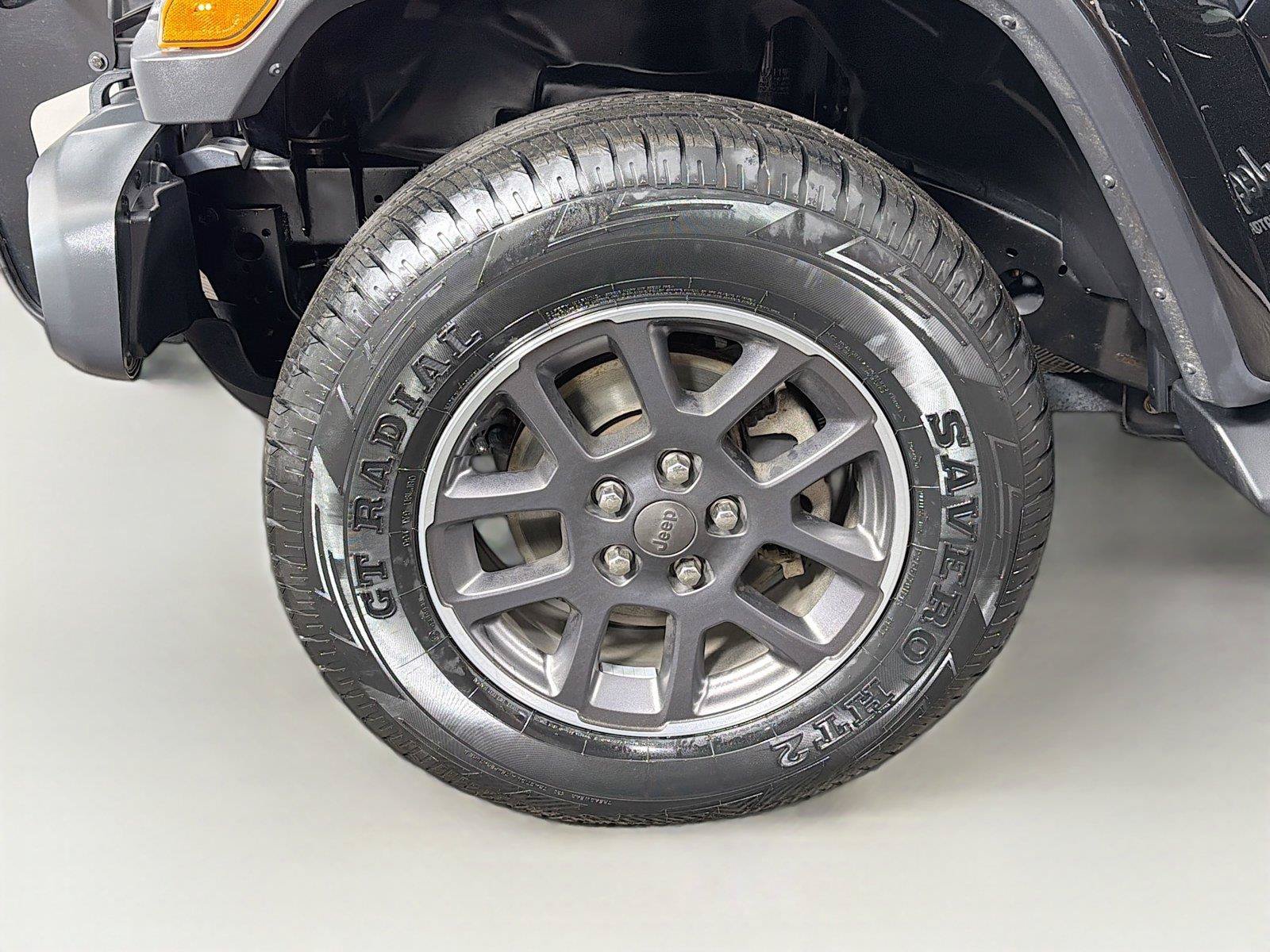 Used 2020 Jeep Gladiator Overland AWD/4WD image 32