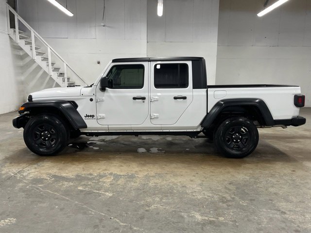 Used 2024 Jeep Gladiator Sport image 4