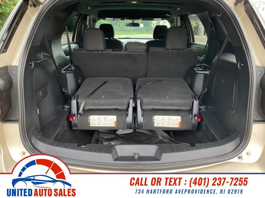 Used 2017 Ford Explorer XLT w/ Equipment Group 201A image 11