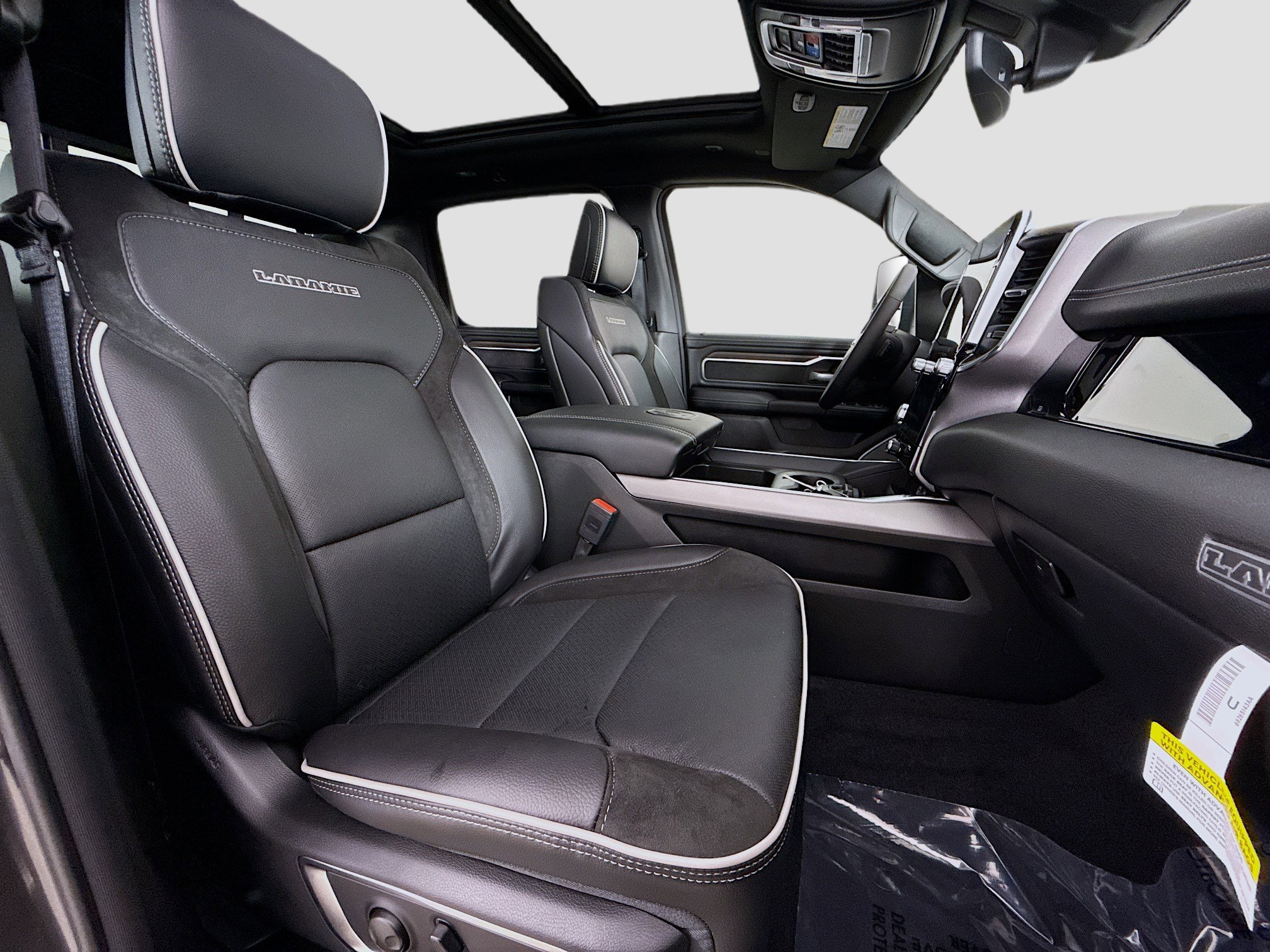 Used 2026 RAM 1500 Laramie w/ Night Edition image 29