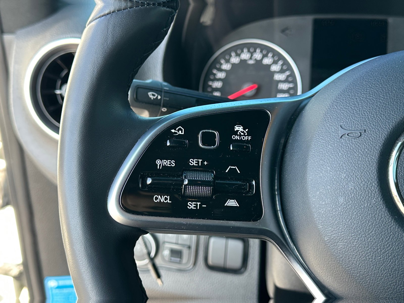 Used 2024 Mercedes-Benz Sprinter 3500 image 18