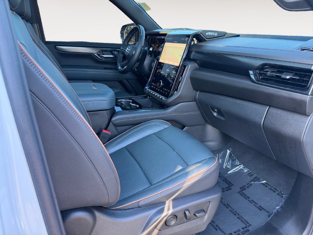 Used 2025 GMC Yukon AT4 w/ AT4 Premium Plus Package AWD/4WD image 27