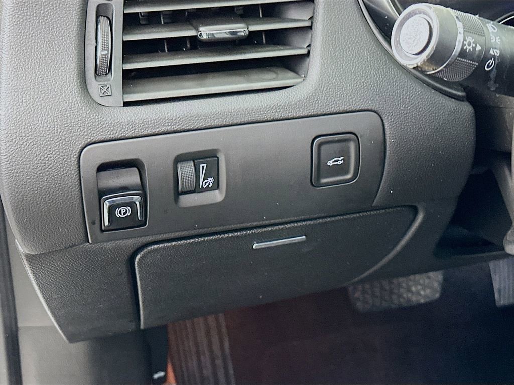 Used 2019 Chevrolet Impala LT image 16