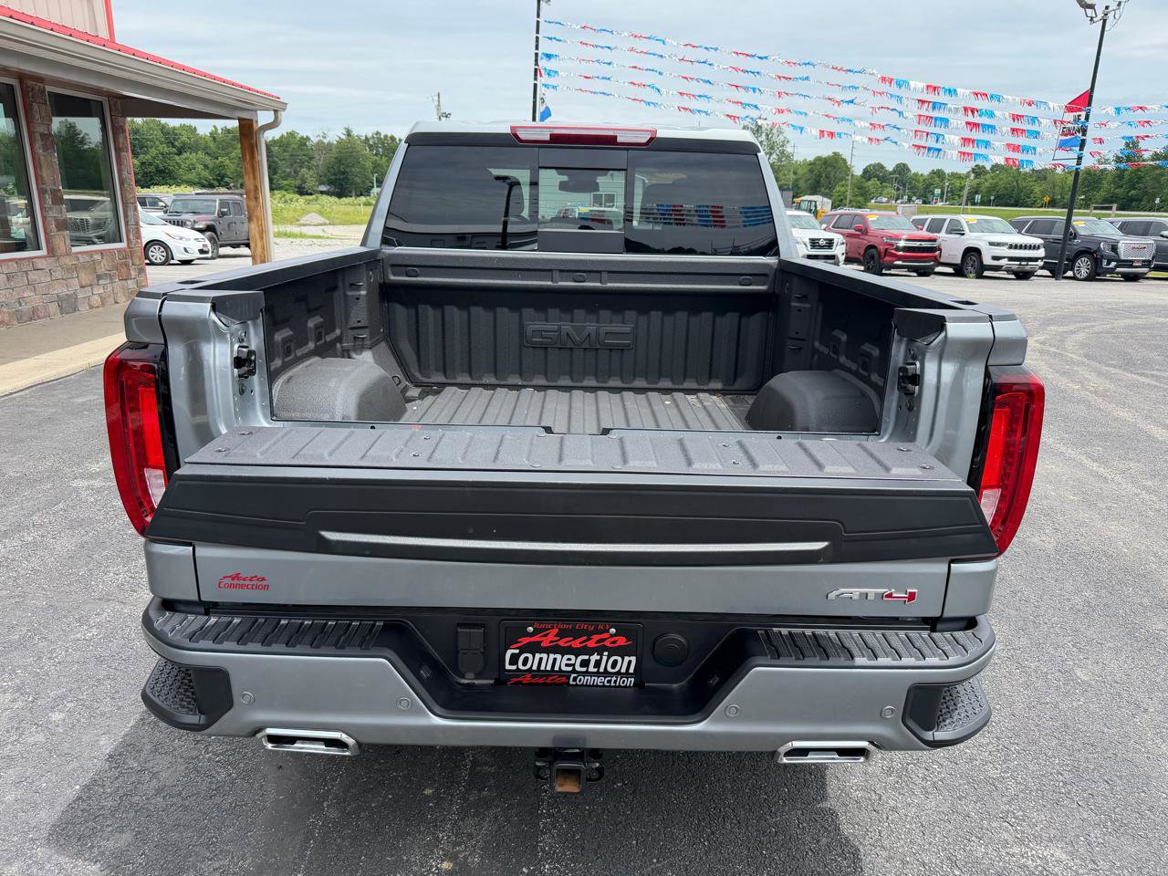 Used 2026 GMC Sierra 1500 AT4 w/ AT4 Premium Package AWD/4WD image 6