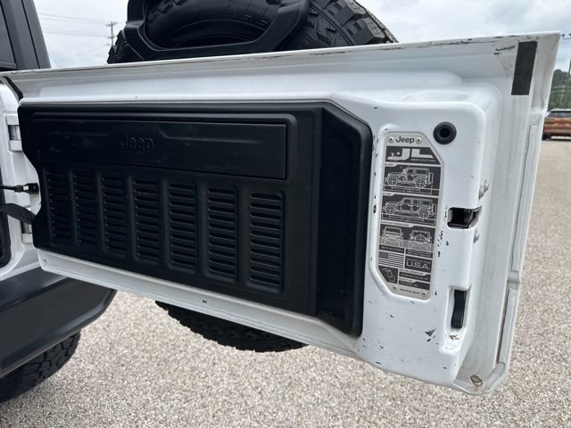 Used 2020 Jeep Wrangler Unlimited Sahara AWD/4WD image 33