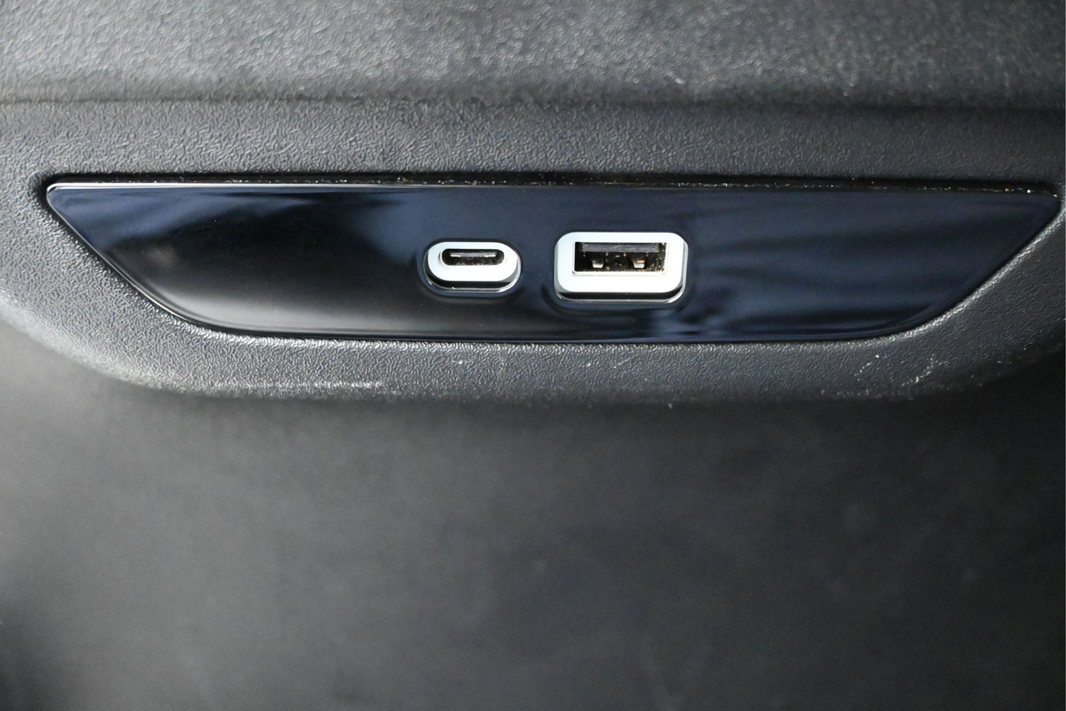 Used 2024 Chrysler Pacifica Touring-L FWD image 11