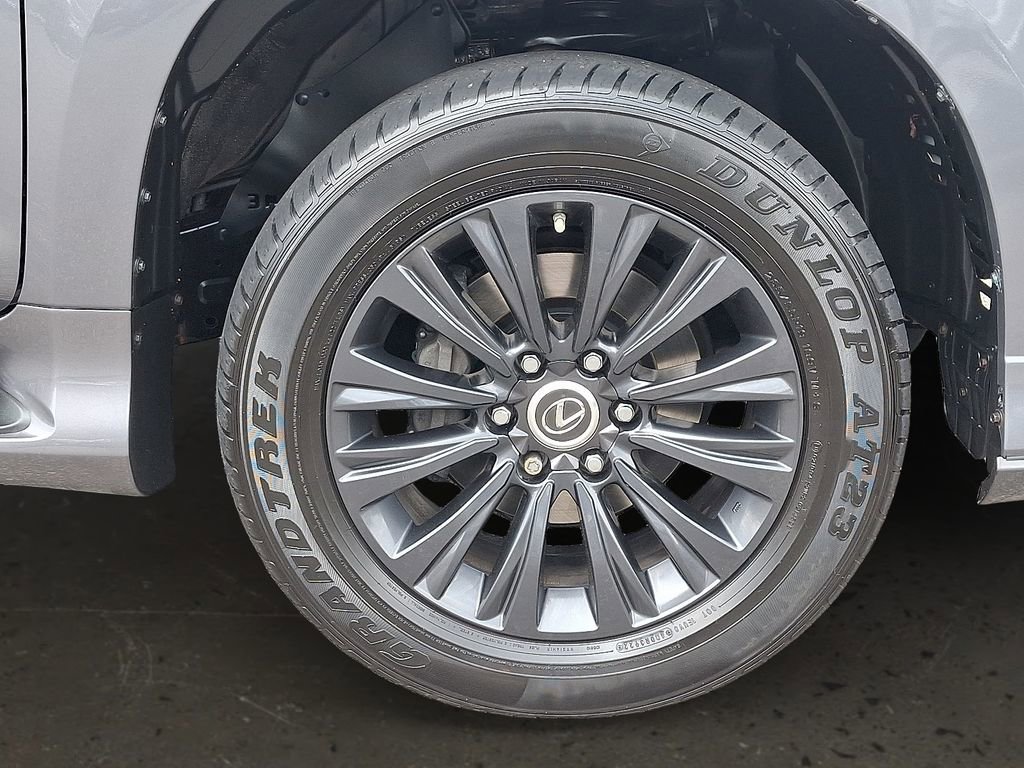 Used 2023 Lexus GX 460 Premium w/ Accessory Package image 9