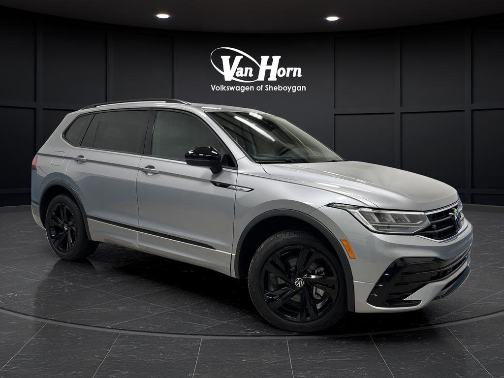 Used 2024 Volkswagen Tiguan SE R-Line image 1