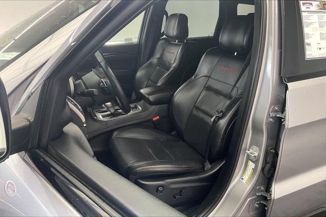 Used 2018 Jeep Grand Cherokee Trailhawk w/ Trailhawk Luxury Group AWD/4WD image 17