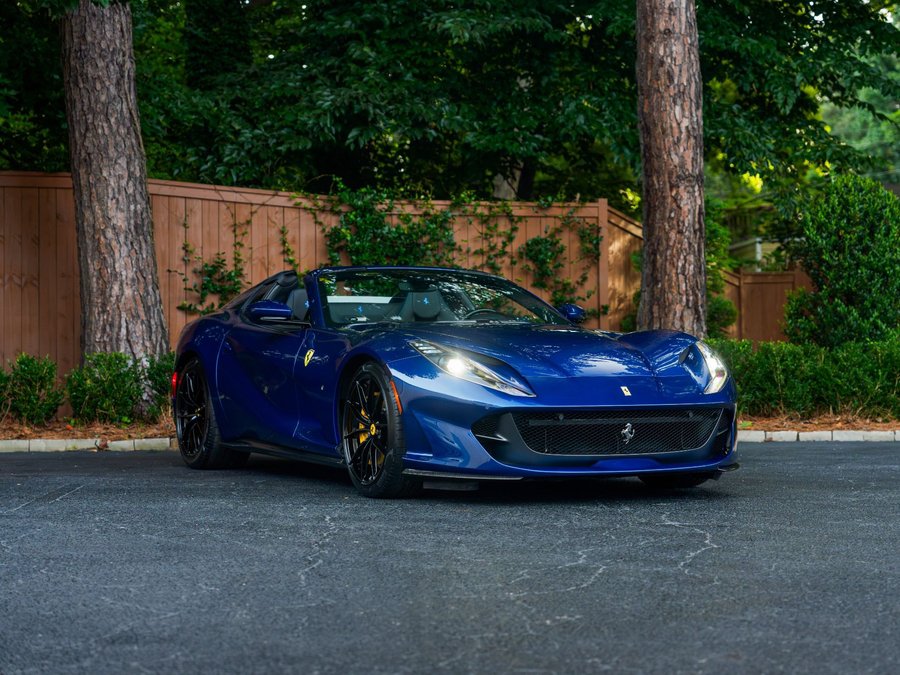 Used 2022 Ferrari 812 GTS RWD image 4