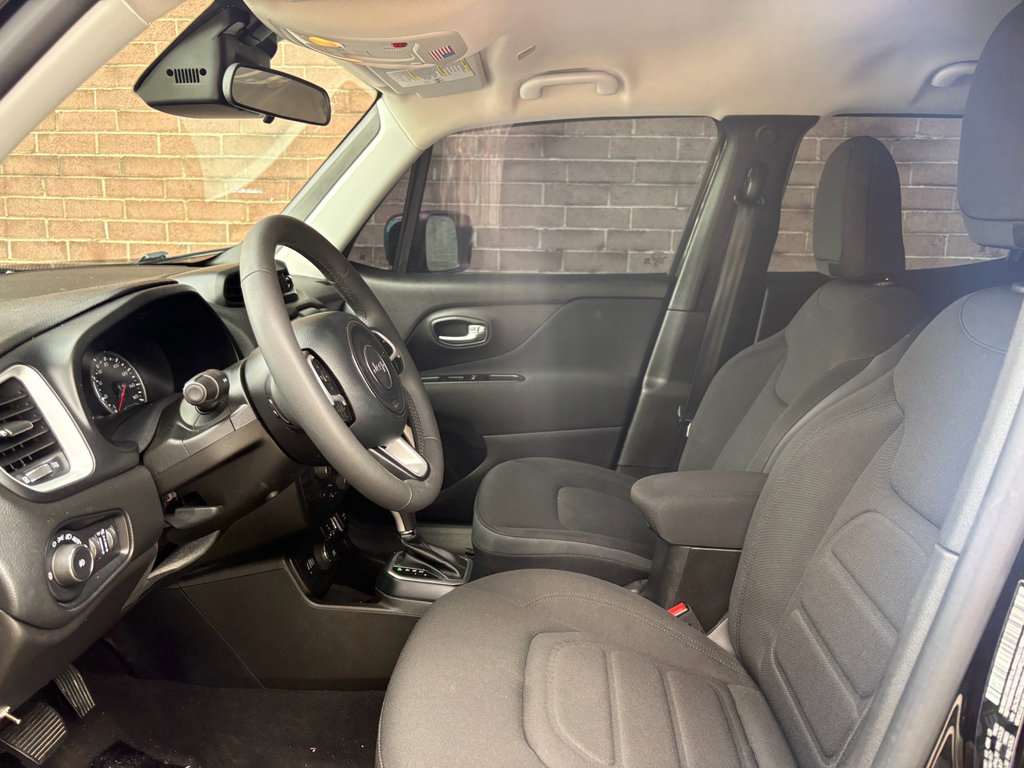 Used 2021 Jeep Renegade Latitude AWD/4WD image 11