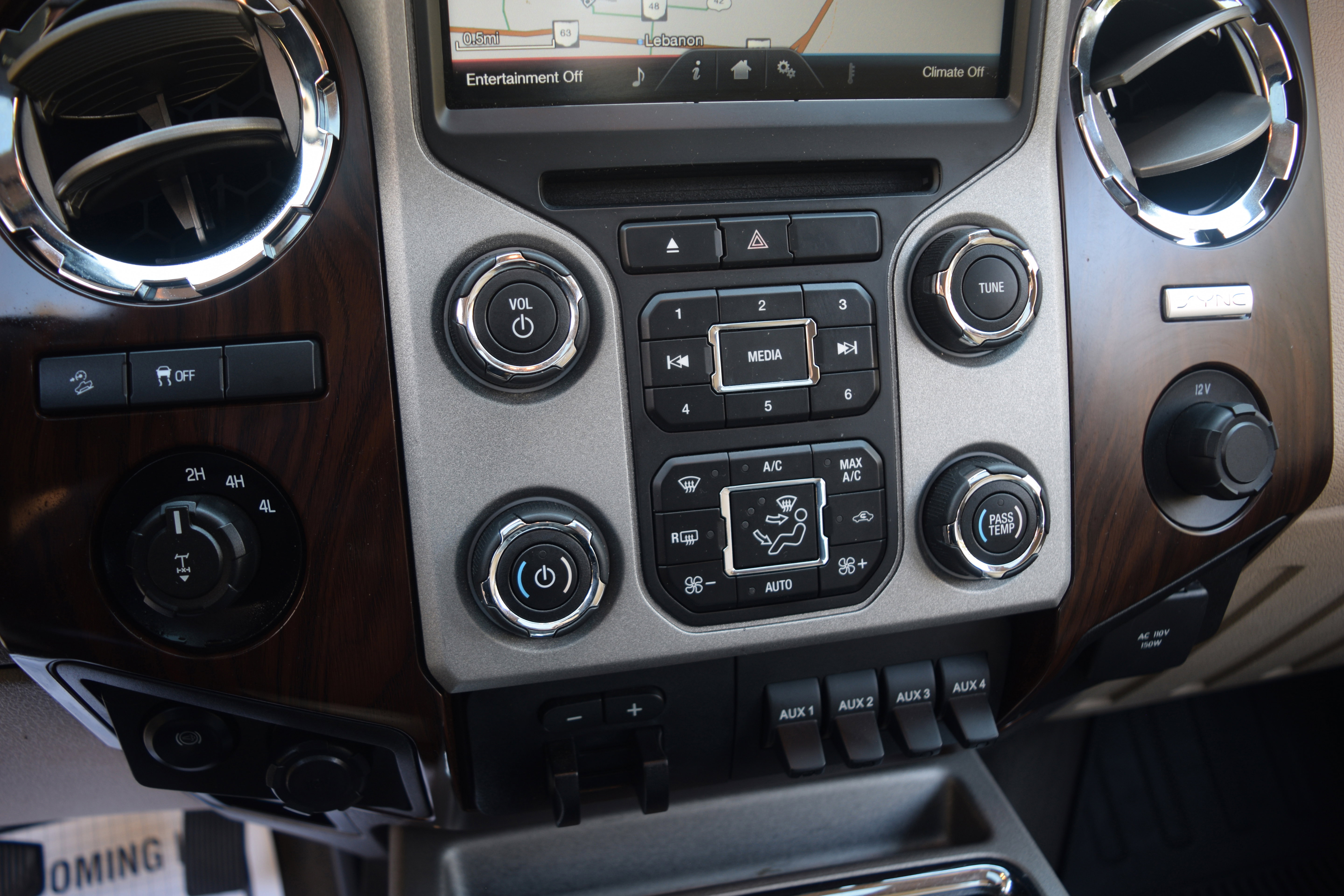 Used 2016 Ford F250 Lariat w/ Lariat Ultimate Package image 11