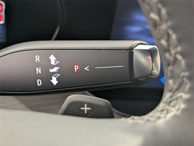 Used 2025 Chevrolet Suburban Z71 image 24