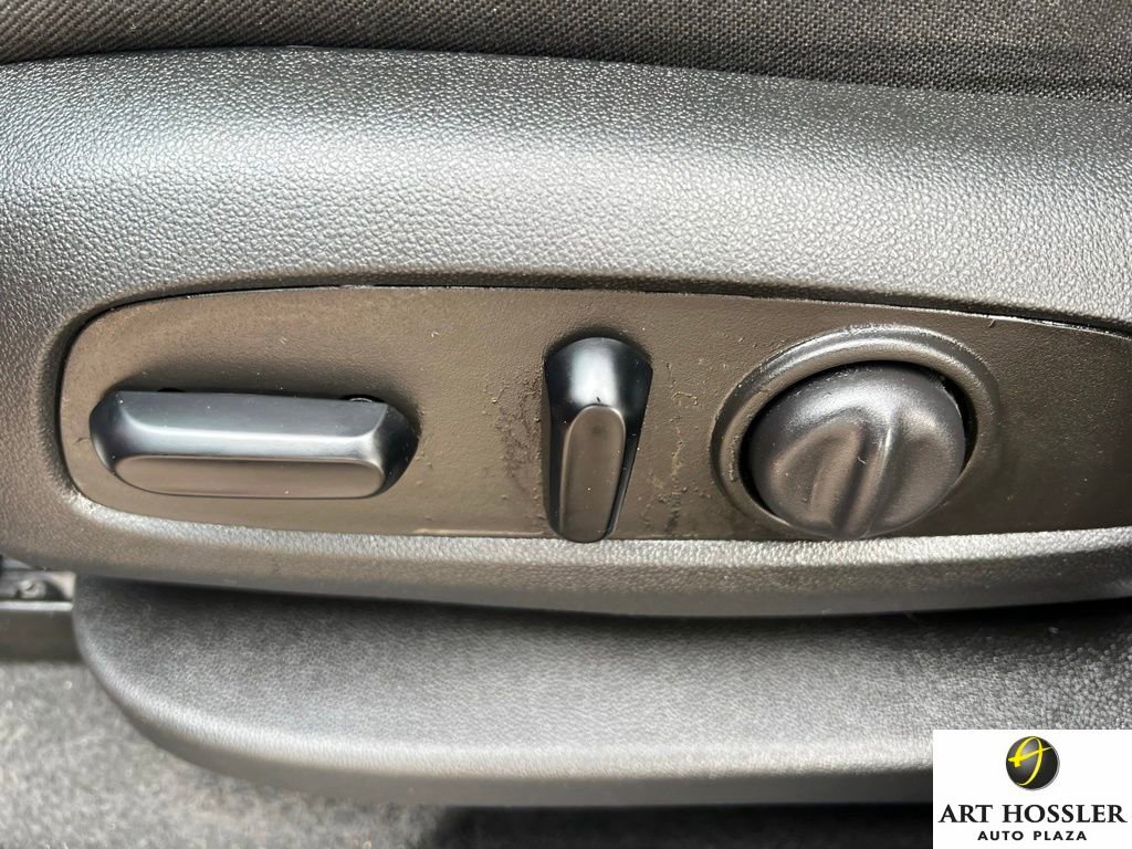 Used 2023 Chevrolet Equinox LT FWD image 25