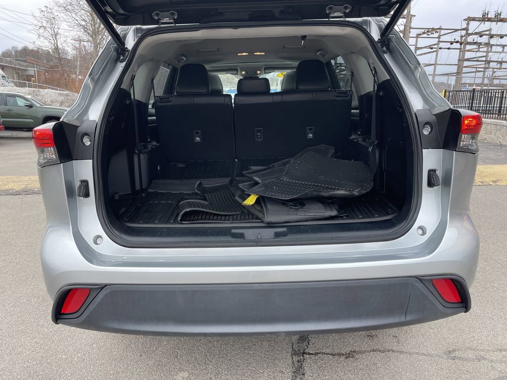 Used 2023 Toyota Highlander XLE image 13