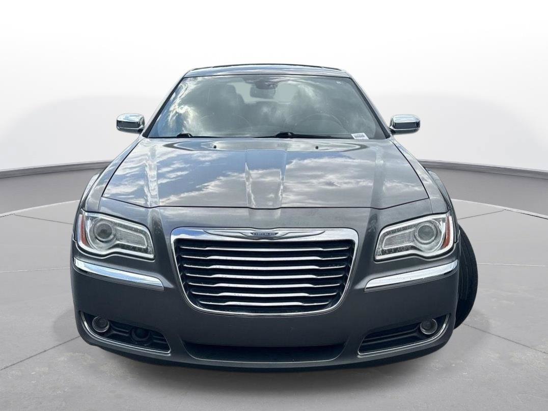 Used 2012 Chrysler 300 Limited w/ Luxury Group RWD image 3