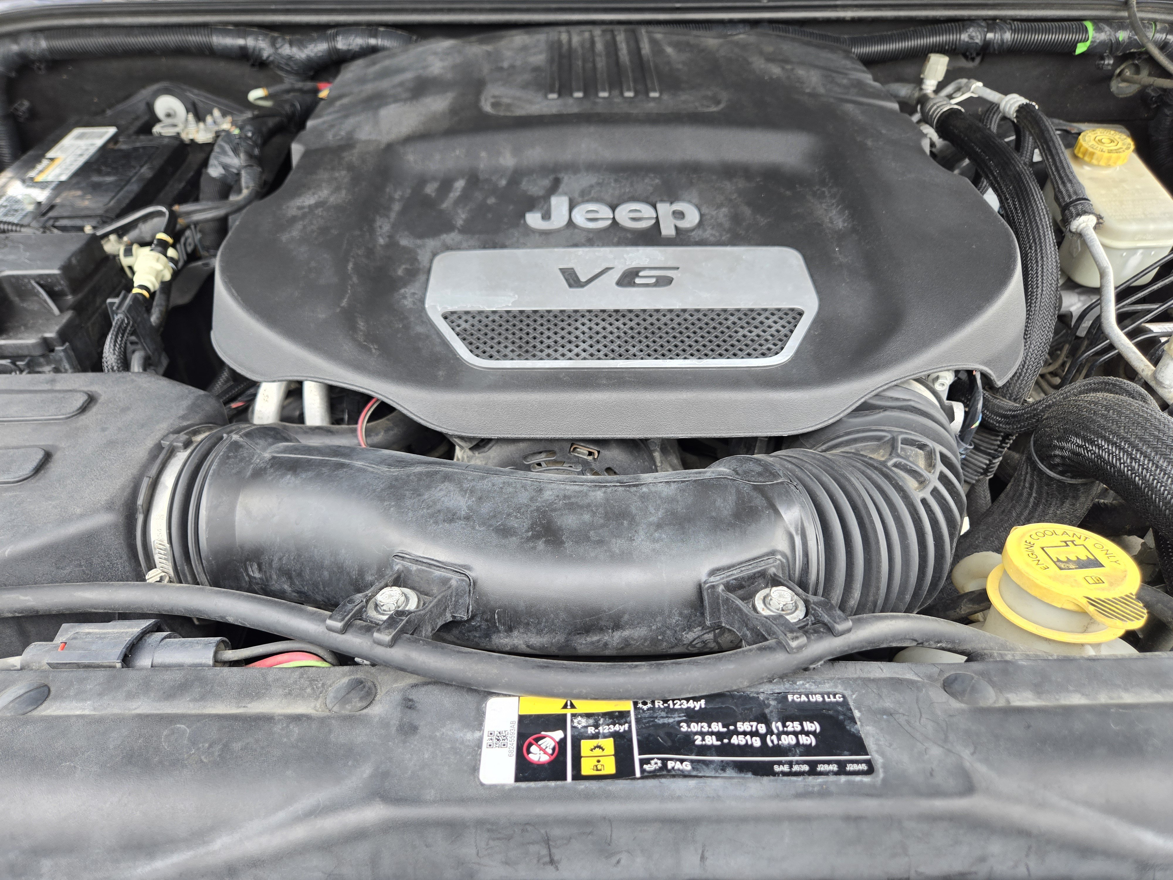Used 2017 Jeep Wrangler Unlimited Sahara w/ Dual Top Group AWD/4WD image 29
