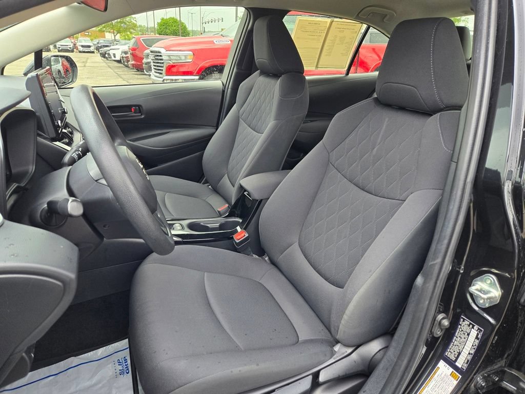 Used 2022 Toyota Corolla LE FWD image 16