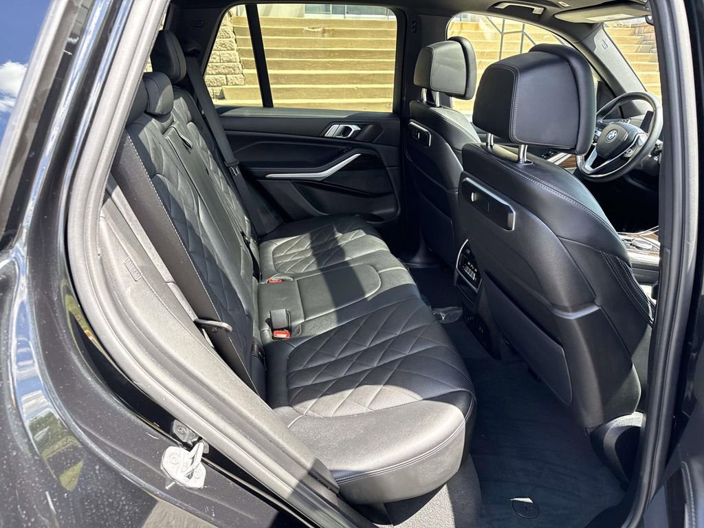 Used 2024 BMW X5 xDrive40i w/ Parking Assistance Package AWD/4WD image 11